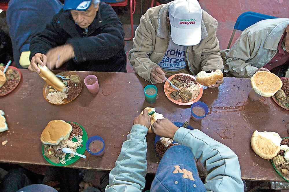 El comedor del albergue para migrantes que se ubica en Guadalajara, cerró hace unos días, afirmó Pablo Montaño, coordinador de Desarrollo Institucional (ARCHIVO. EL UNIVERSAL)
