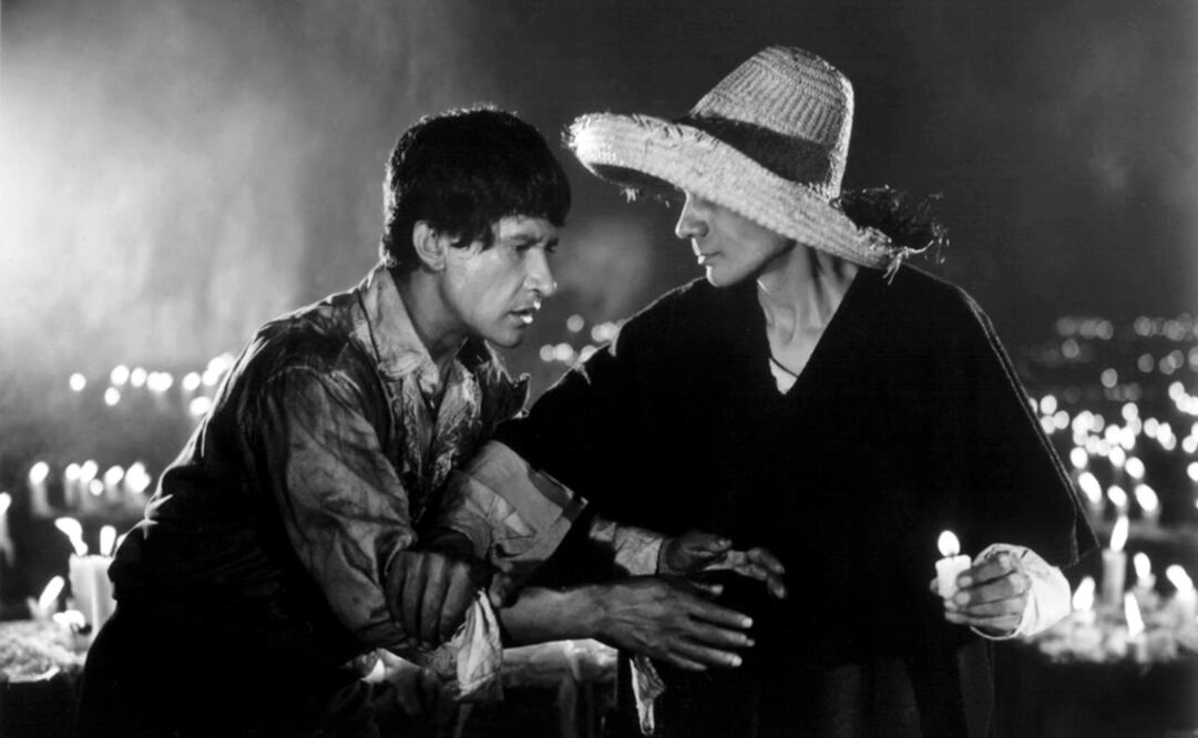 Born in Jiménez, Chihuahua in 1909, Roberto Gavaldón started his career in the film industry working as an extra, actor, assistant director, and screenwriter - Photo: Taken from "Macario" (1960)