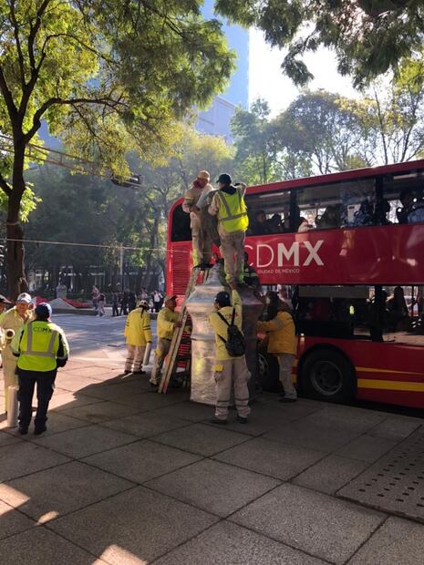 "Tapizan" negocios, estaciones de Metrobús y estatuas por marcha feminista