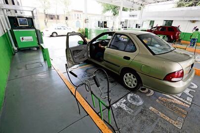 ¿Tienes placas del Edomex? Te decimos cuándo verificar y cuánto pagarás en el 2024