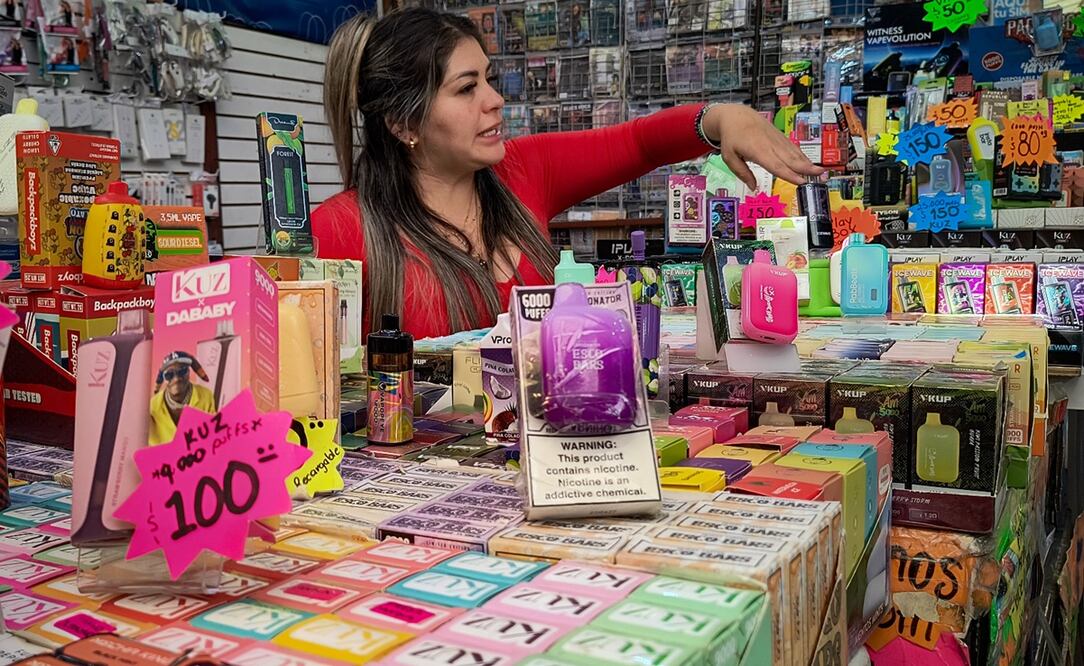 Venta de vapeadores en Tepito, miércoles 4 de diciembre de 2024. Foto: Luis Camacho/EL UNIVERSAL