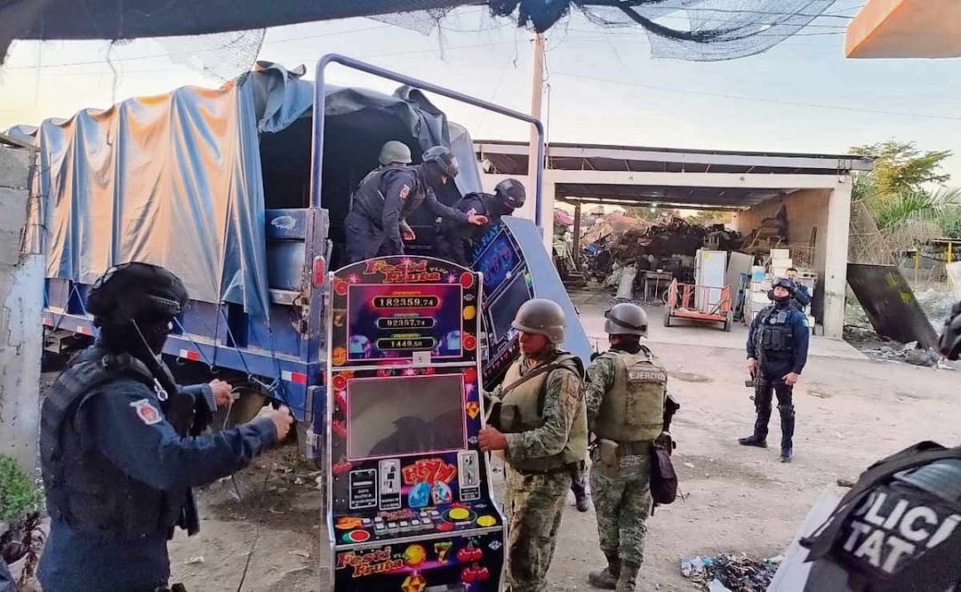 En un operativo fueron aseguradas 115 máquinas tragamonedas y 720 envoltorios de cocaína. Foto: Especial