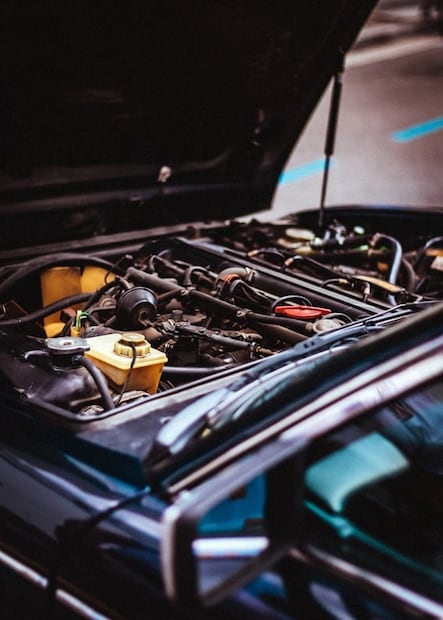 Señales de que la batería del auto está fallando 