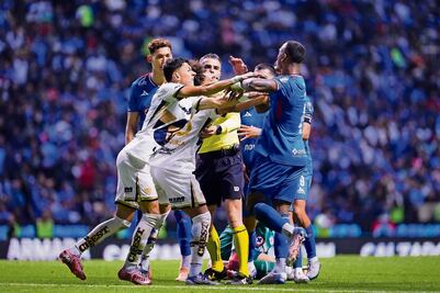 Claudio Suárez critica fuertemente el tema de la indisciplina en los Pumas de Efraín Juárez