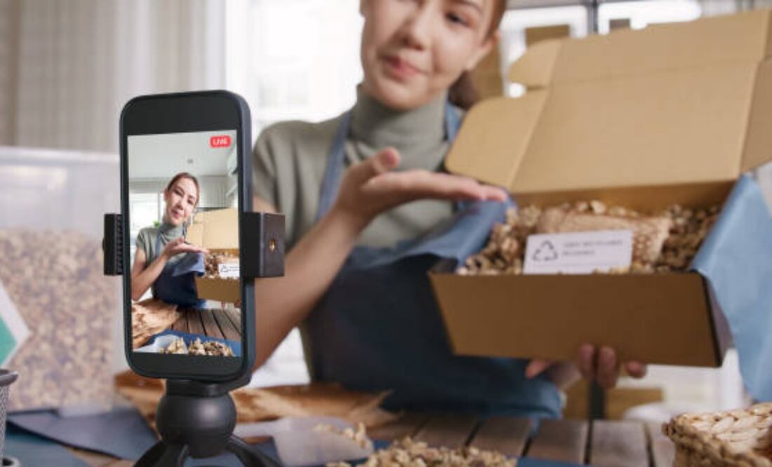 Las marcas están apostando por los microinfluencers (con audiencias de entre mil y 100 mil seguidores) debido a su autenticidad y cercanía, lo que genera confianza y fidelidad en los consumidores. Foto: iStock