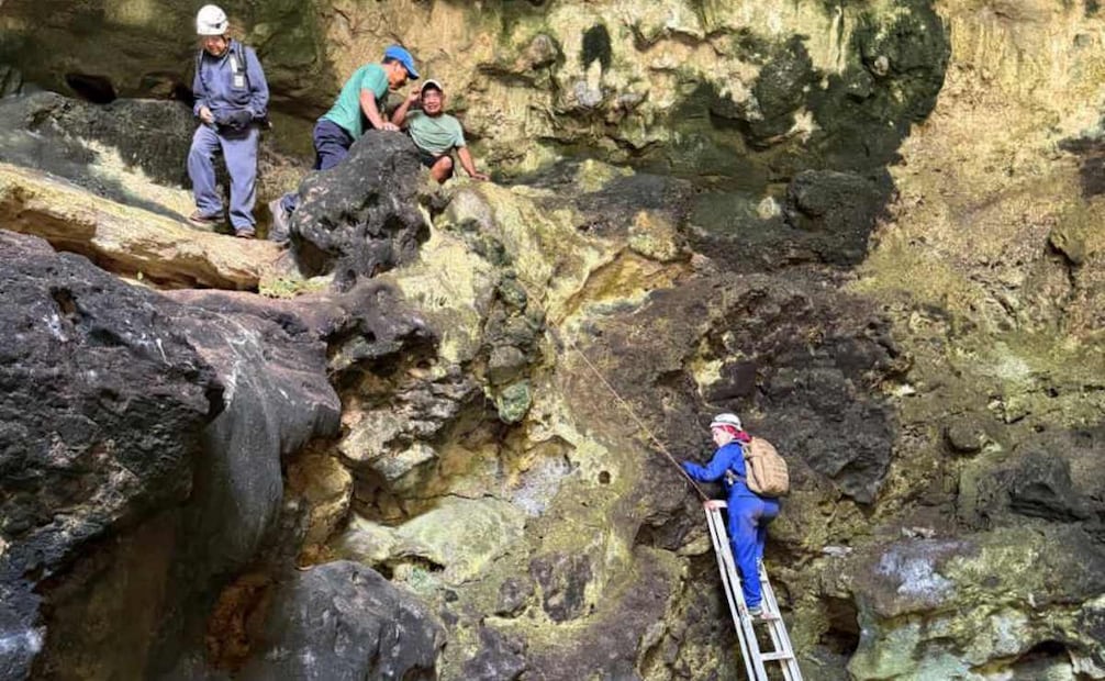 Hallan vestigios arqueológicos en cueva de Tixcacalcupul, Yucatán; localizan petrograbados y fragmentos de cerámica.
Foto: Especial.