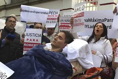 Roberto González, cuadrapléjico desde hace 19 meses, pide justicia a AMLO