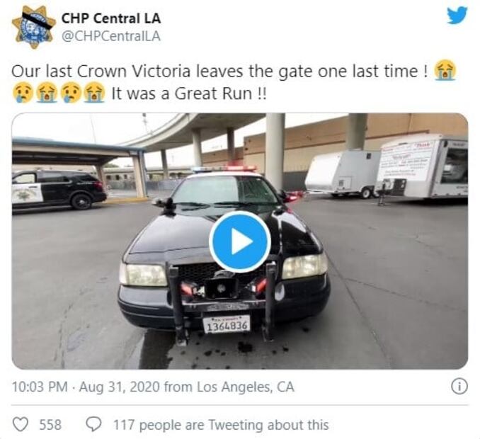 El último Ford Crown Victoria policíal se retira con un patrullaje final