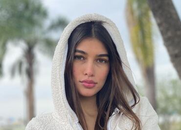 La cajera de Oxxo nos muestra 3 looks ideales para los días de playa