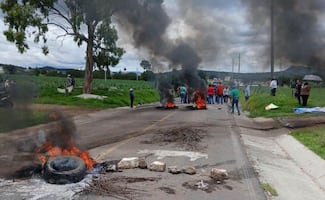 Policías dispersan protesta con gas lacrimógeno en Tlaxcala; pobladores rechazan centro de reciclaje de residuos
