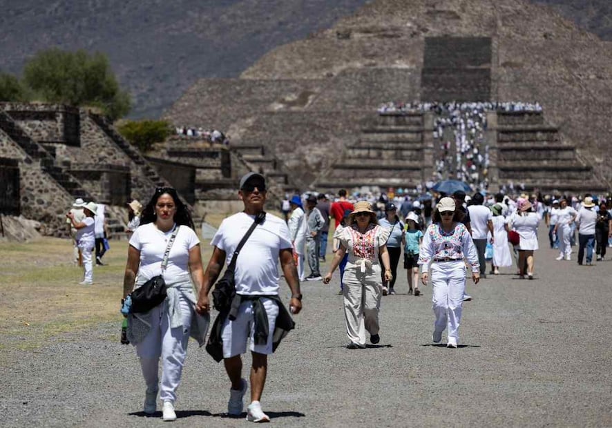 Para poder comprar las entradas a las pirámides e ingresar, la espera en la fila fue de hasta 40 minutos. Foto: Hugo Salvador / EL UNIVERSAL
