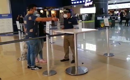 Cines reabren sin la magia de preparar tu hot dog