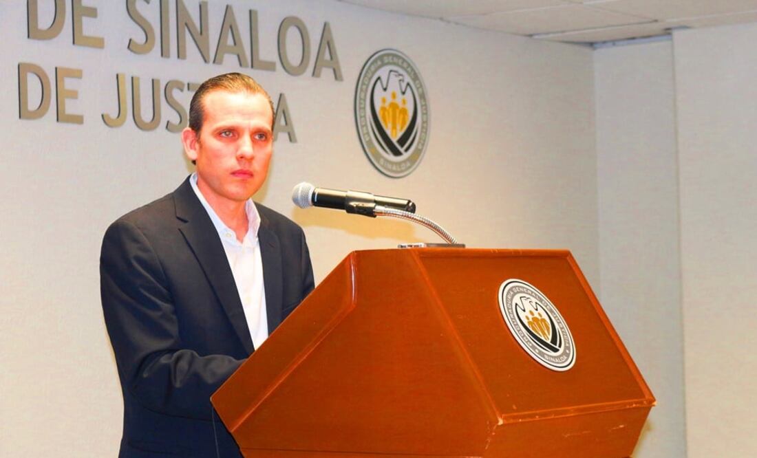 Julio César Romanillo Montoya, vocero Jurídico del Sistema Estatal de Seguridad, dio a conocer que el hombre señaló como cómplice del probable agresor se encuentra detenido (Foto: Javier Cabrera / EL UNIVERSAL)