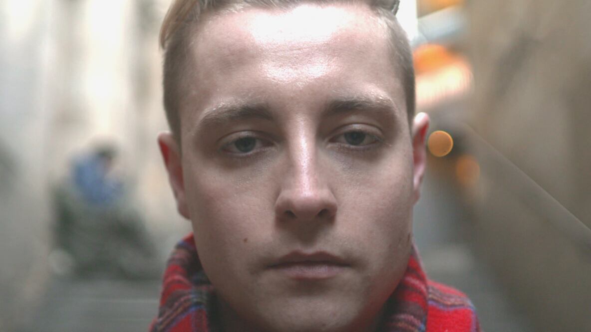 Un desconocido le ofreció una copa en un bar una noche, de lo demás no se acuerda, pero asegura que lo que pasó después fue un tormento. Foto: BBC