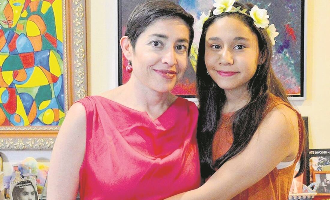 Laura y su hija, Abril. Aunque ella no se considera una guerrera, ha librado una cruenta batalla contra la enfermedad del lupus. Foto: CORTESÍA