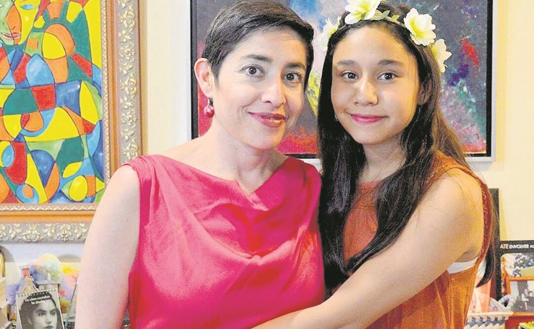 Laura y su hija, Abril. Aunque ella no se considera una guerrera, ha librado una cruenta batalla contra la enfermedad del lupus. Foto: CORTESÍA