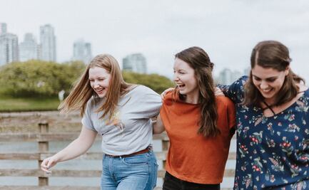 Estudio demuestra que los amigos sí influyen en alcohol y drogas en adolescentes