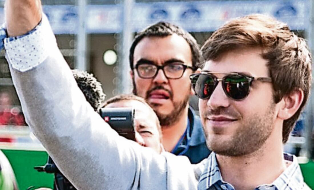 El piloto regio recibió el cariño y reconocimiento del público (TWITTER DANIEL SUÁREZ)