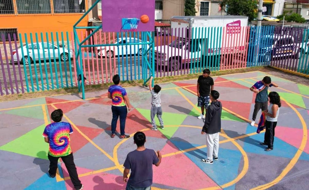 Cisneros Coss también entregó la rehabilitación del parque del deportivo Unión de Vecinos de Valle de Anáhuac (Uvva), ubicado en el fraccionamiento Valle de Anáhuac. | Foto: Especial.