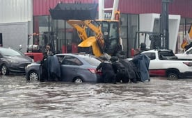 Gobernadora de Sinaloa pide a choferes de transporte urbano evitar avenidas inundadas en Culiacán; rescatan a 25 pasajeros