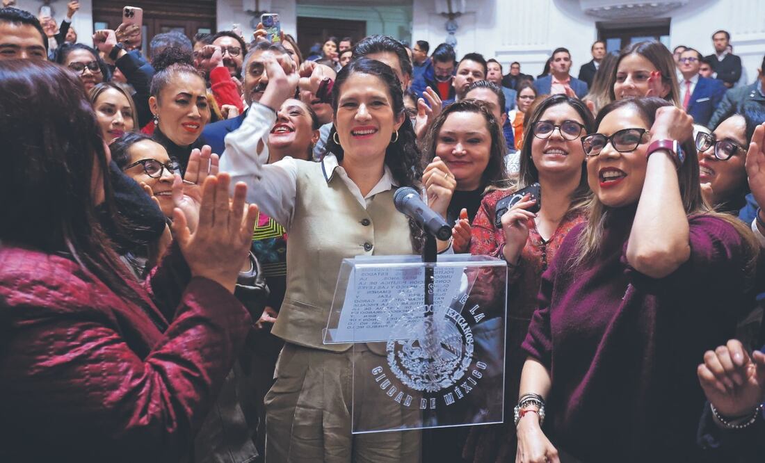 El 10 de enero, Bertha María Alcalde Luján asumirá la titularidad de la Fiscalía General de Justicia de la Ciudad de México, tras haber sido elegida por mayoría en el Congreso. Como parte de su proyecto de trabajo, planteó el mejorar la atención ciudadana y reducir los tiempos de atención a las denuncias en 20 minutos. Además, el Consejo Judicial Ciudadano seleccionará a las dos ternas para ocupar las fiscalías especializadas en Combate a la Corrupción y para la Atención de los Delitos Electorales, para que el Legislativo local nombre a los nuevos titulares en febrero. Foto: de Fernanda Rojas. El Unviersal