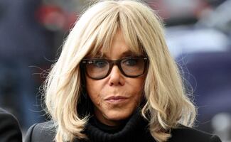 Brigitte Macron defiende comentario “torpe” y sexista contra manifestantes feministas