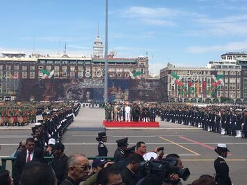 Alistan Desfile Militar en el Zócalo