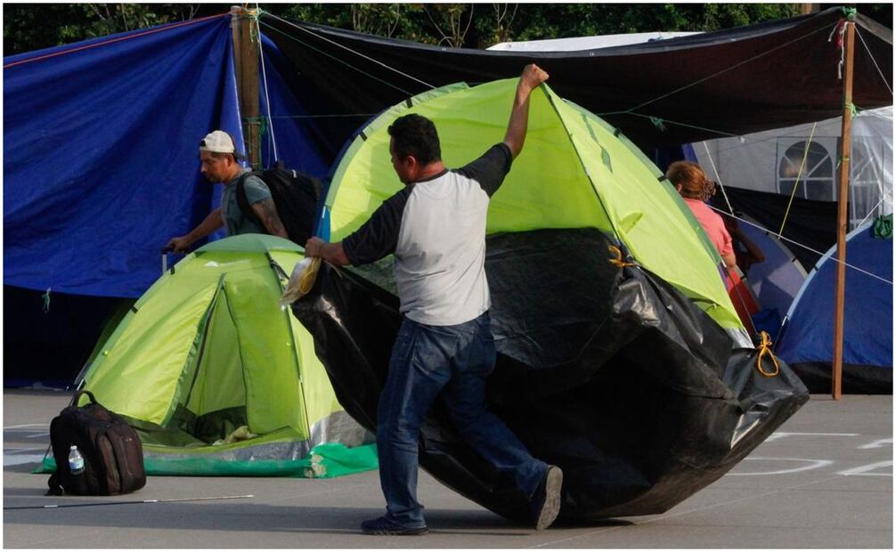 Retiran plantón de la CNTE e inicia instalación del templete para el cierre de campaña de Claudia Sheinbaum. Foto: Yaretzy Osnaya/EL UNIVERSAL