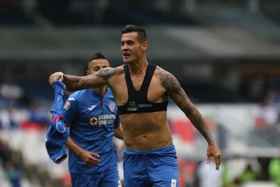 Milton Caraglio hace el gol 10 mil en el Azteca