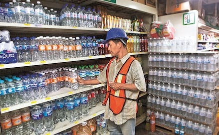 Agua embotellada y refrescos tienen carestía récord