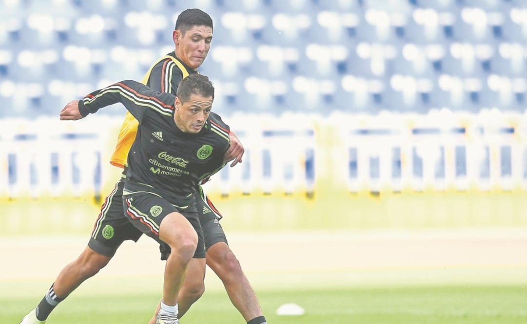 Luis Reyes y Javier Hernández, en un mano a mano de práctica. (IMAGO7)