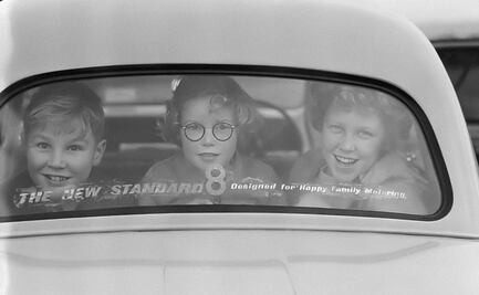 ¿Cómo mantener seguros a los niños dentro del auto?