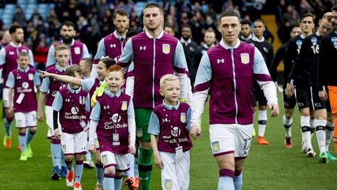 ¿Cuánto pagan los niños para acompañar a futbolistas en la Premier League?