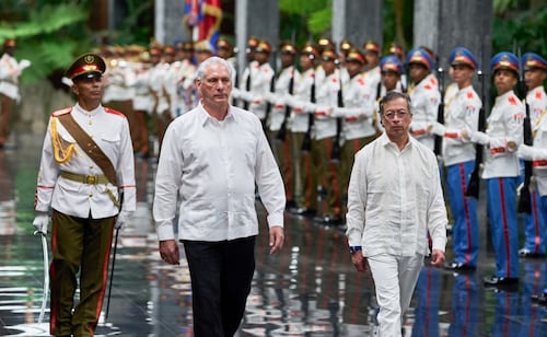 Petro concluye visita a Cuba; pide pactos para enfrentar problemas comunes de América