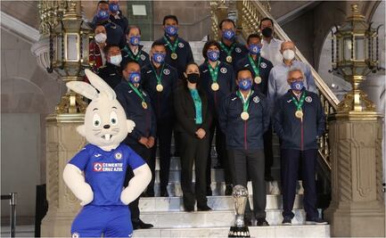 Claudia Sheinbaum recibe al campeón Cruz Azul: Por ser un equipo ganador