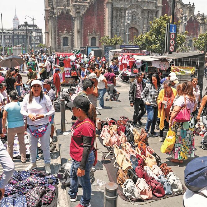 María Rosete, lideresa de ambulantes del Centro, dice que con su iniciativa se acabará el uso clientelar de los vendedores por parte de los partidos. Foto/DIEGO SIMÓN. EL UNIVERSAL