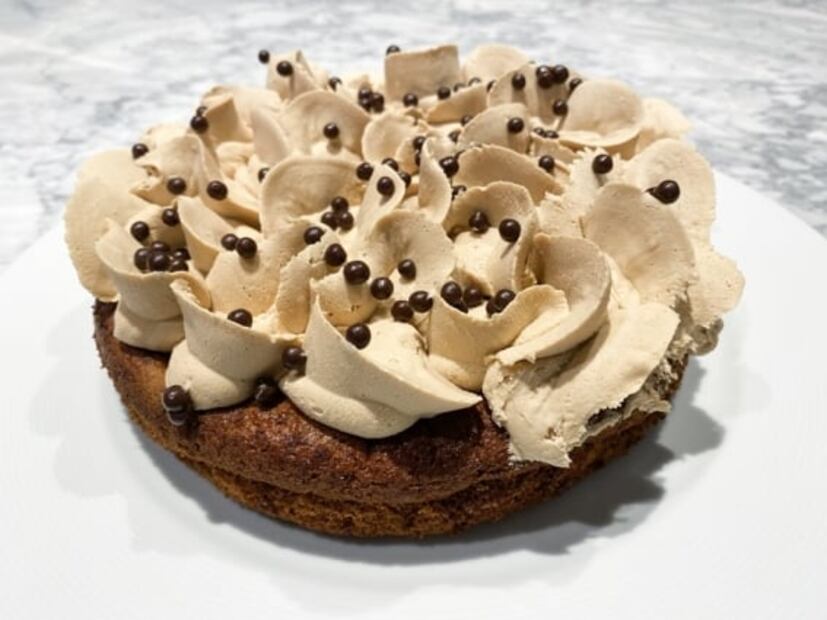 Bizcocho casero con cremoso de caramelo