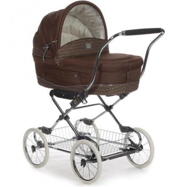 ¿Cuánto cuesta la carriola Fendi de Chiara Ferragni y Kylie Jenner?