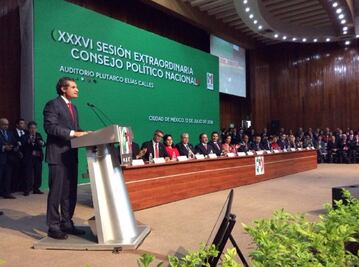 Priístas celebran llegada de Ochoa Reza a la dirigencia del PRI