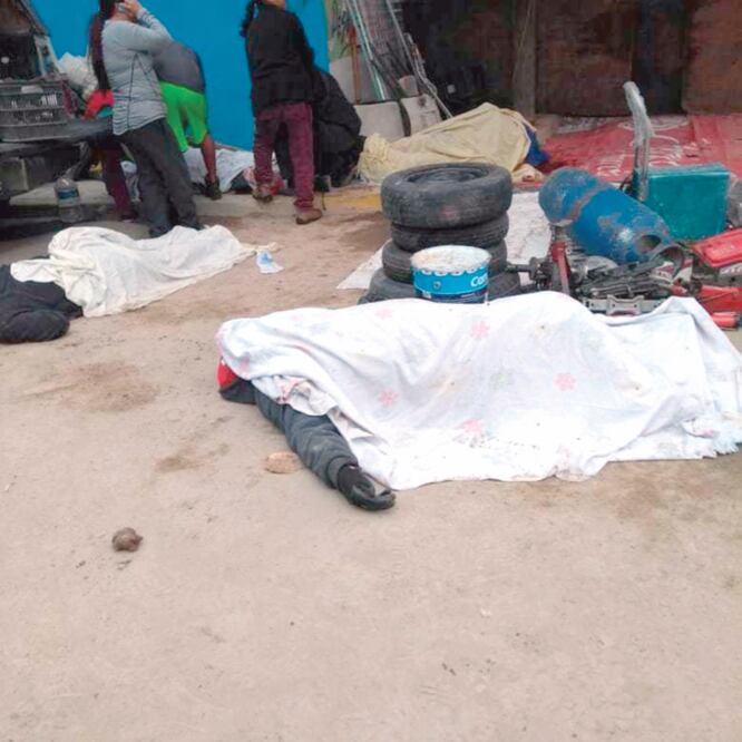 Los vendedores instalaban sus puestos en la esquina de Francisco I. Madero y Francisco Villa, en la colonia Revolución, cuando fueron atacados. (HUGO GARCÍA. EL UNIVERSAL)