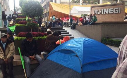 Manifestantes siguen en Sagarpa, Sedatu e Inegi