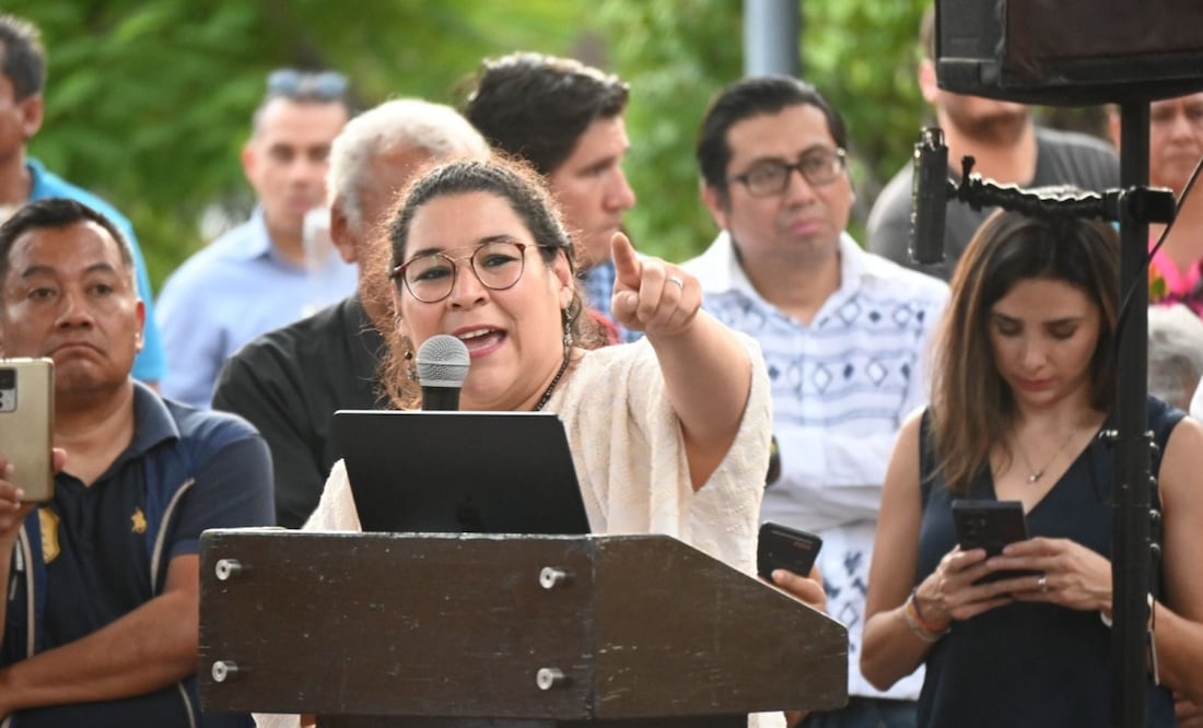 Lenia Batres foros de dialogo: Foto Especial
