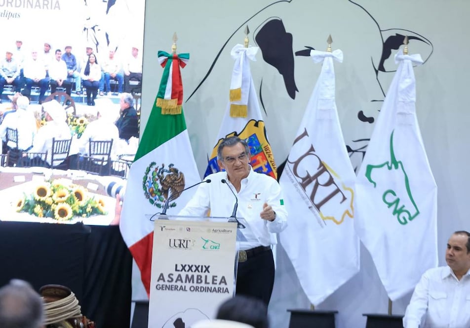 El gobernador Américo Villarreal Anaya refrendó su respaldo al sector ganadero, con la entrega de más de 80.7 millones de pesos como apoyo para diversos programas. Foto: Especial