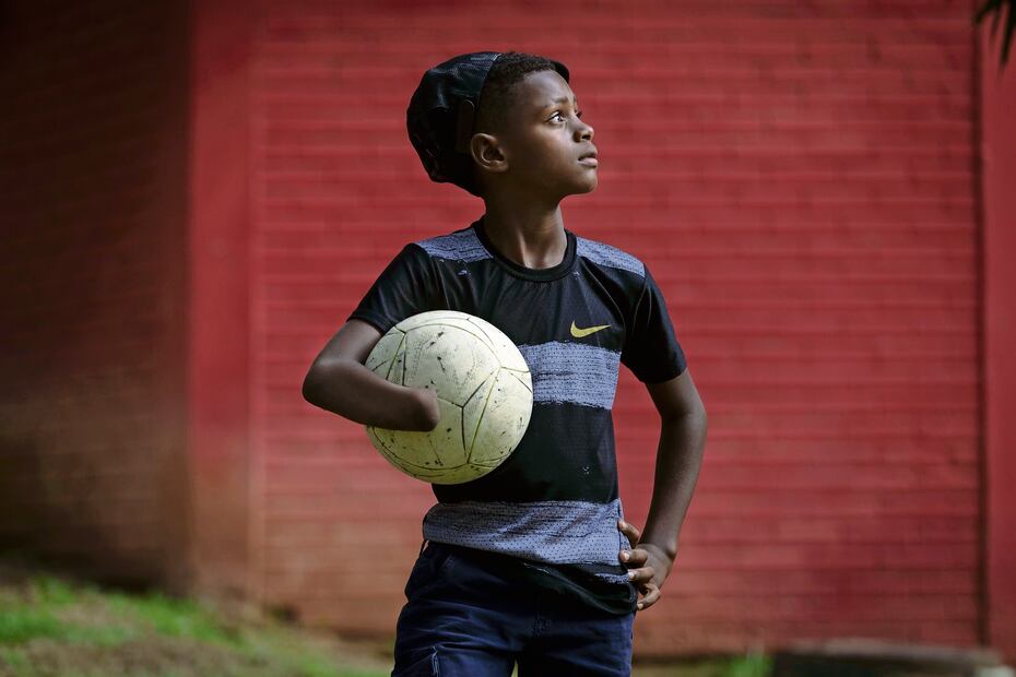 Mutilados. La serie “Mutilados” de O Globo analizó datos que no están registrados oficialmente y reveló que, en los últimos 15 años, 2.044 personas fueron amputadas en todo el país a causa de la violencia armada. En Río hubo 88 víctimas, lo que convierte a la ciudad en la capital nacional de las mutilaciones. Después de la publicación del informe, la ciudad de Río implementó la notificación obligatoria de las amputaciones en todas las unidades hospitalarias municipales.. Foto: Marcia Foletto/ O Globo
