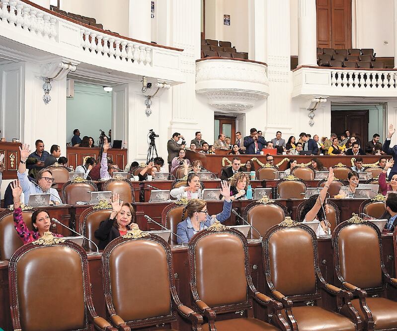 La discusión se prolongó por más de una hora, tras lo que se aprobó que la propuesta se remitiera a la Junta de Coordinación Política. Foto: ESPECIAL