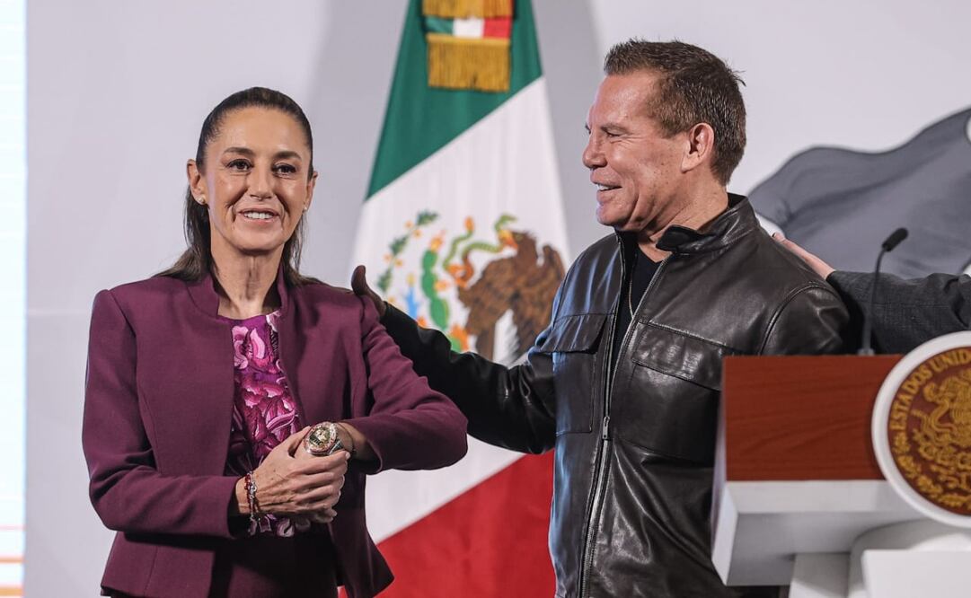 Claudia Sheinbaum y Julio César Chávez en la mañanera del 28 de marzo de 2025. Foto: Gabriel Pano / EL UNIVERSAL