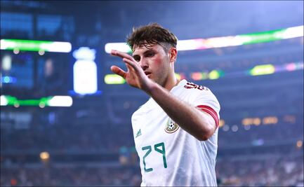 Santiago Giménez tiene la mente en el Mundial de Qatar 2022