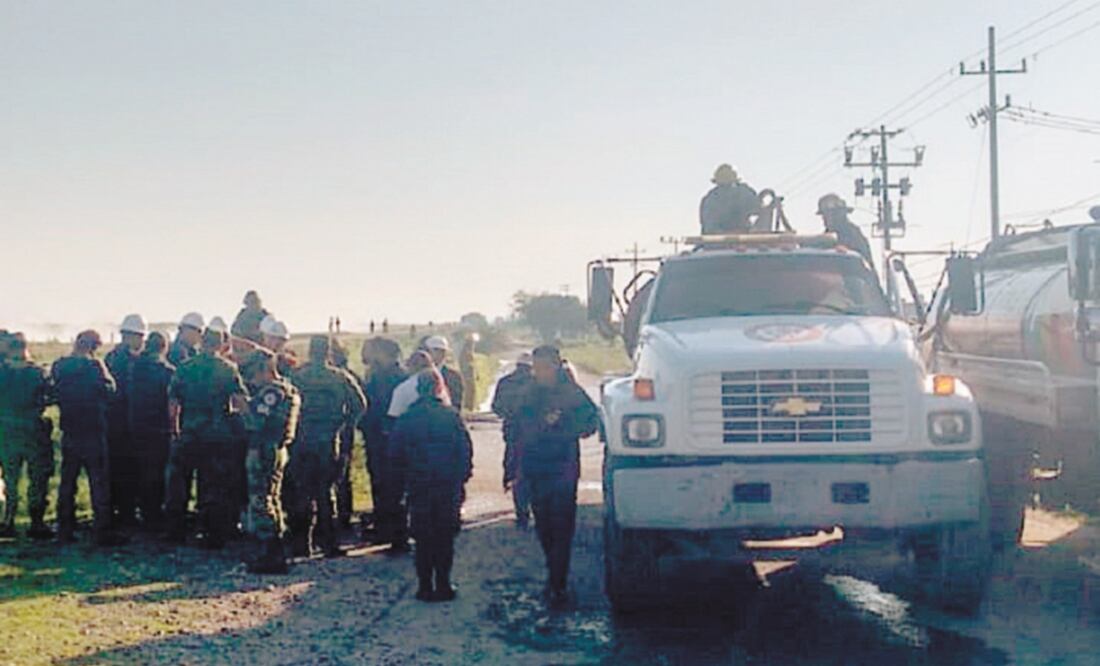 Más de 700 elementos de Pemex, Protección Civil, policía estatal, Ejército y bomberos ayudaron a controlar la fuga de gas el pasado viernes. ARCHIVO EL UNIVERSAL