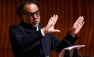 Alejandro González Iñárritu hace historia; es el primer cineasta en El Colegio Nacional