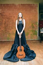 Muerte y música definen a Natalia Lafourcade